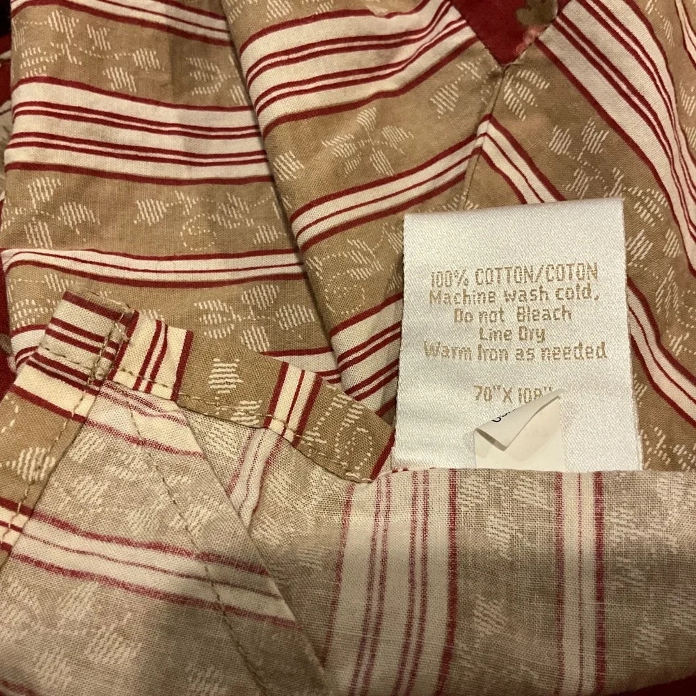 WILLIAMS SONOMA Red Tan Floral Stripe Tablecloth Cotton 70 x 108 Table Cloth